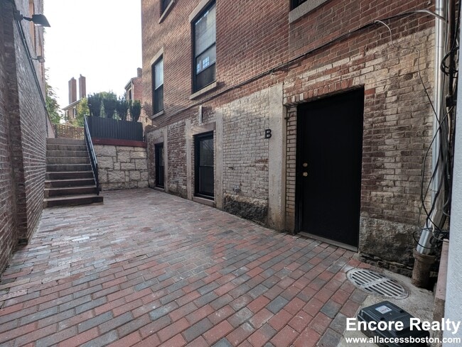 Photo - 2 Joy St Unidad D