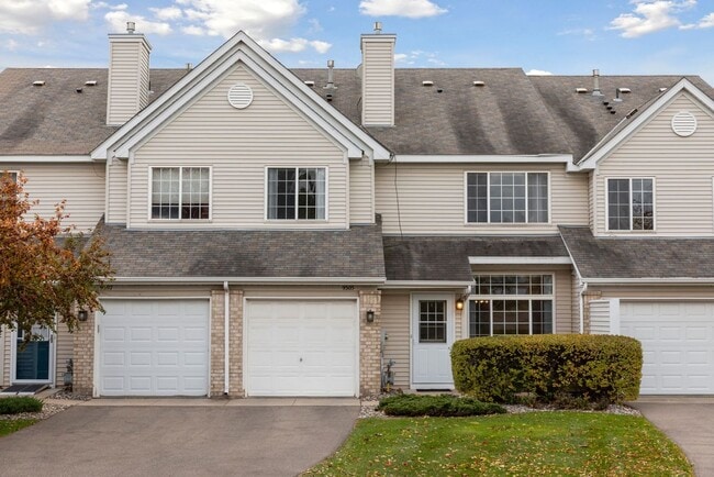 Building Photo - Great 2 bedroom, 1.5 bathroom Townhome in ...