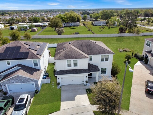 Cozy Two-Story Home Available in Haines City! - Cozy Two-Story Home Available in Haines City!