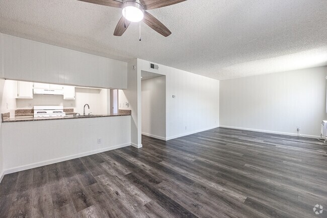 2BR, 2BA - 900SF - Dining Room