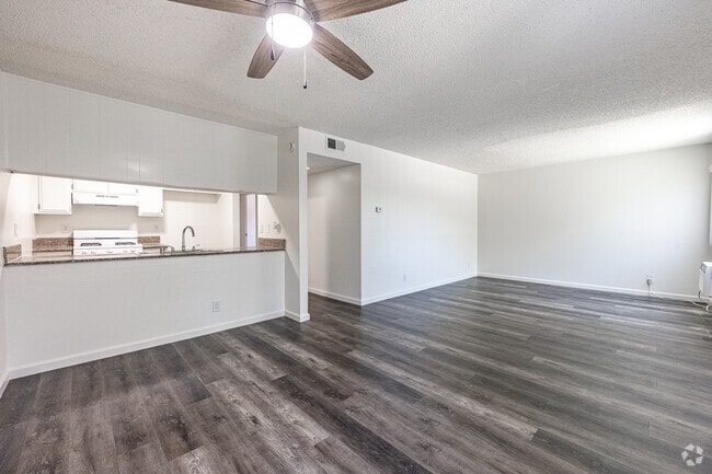 2 habitaciones, 2 baños - 900 pies cuadrados - Comedor - Lakewood Gardens