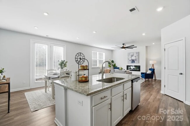 Photo - 2132 Blue Sky Mdws Dr