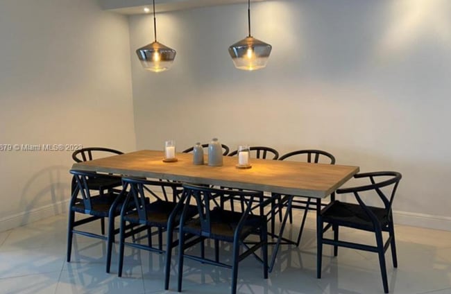 Photo - Beautiful 3 bedroom unit furnished for Ren...