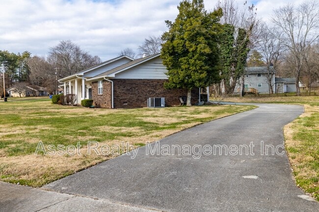 Photo - 11719 S Williamsburg Dr