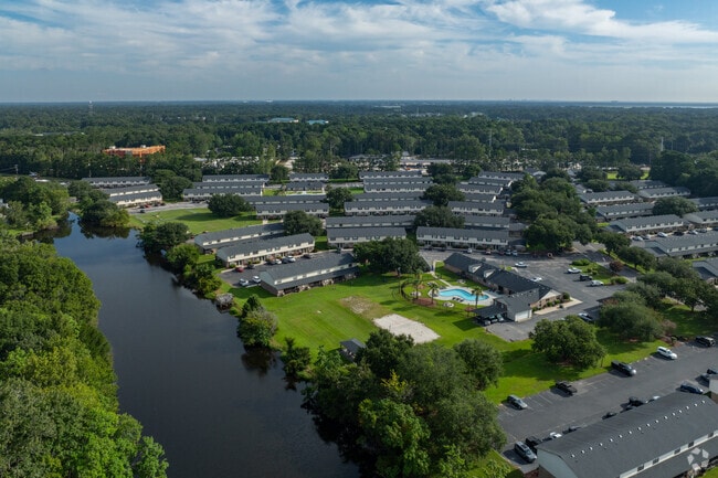 Castlewood Townhouses - Castlewood Townhouses