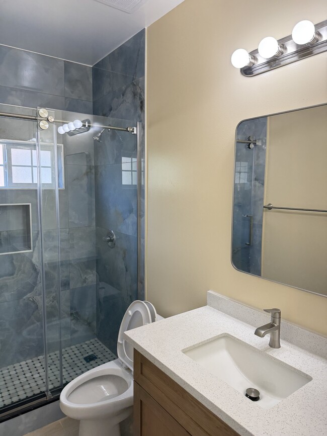 Building Photo - 1434 Elwood St Rental