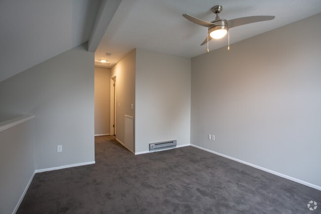 1 Bedroom, 1 Bath Loft 700 sq. ft.