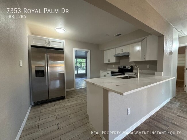 Photo - 7353 Royal Palm Dr