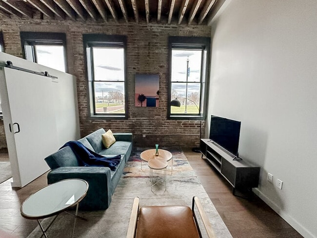 Photo - 500 W 7th St N Unidad ID1352445P