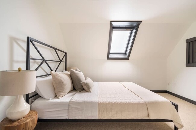 Photo - 2319 NW Raleigh St Unidad 2319