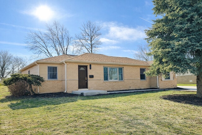 Building Photo - 15 Bradley Ln