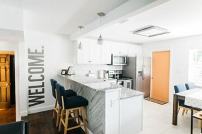 Photo - Charming 3 Bedroom, 2 Bathroom house in No...