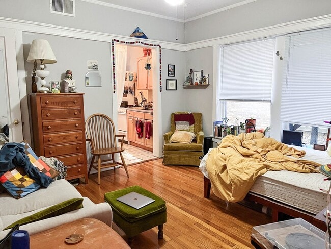 Photo - Uptown / Ravenswood - Studio - Deck Unit 1470-3R