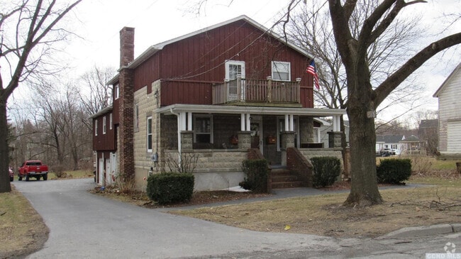 Building Photo - 208 Main St Rental