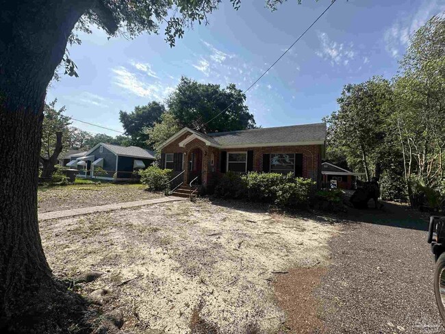 Photo - 1414 Wisteria Ave House