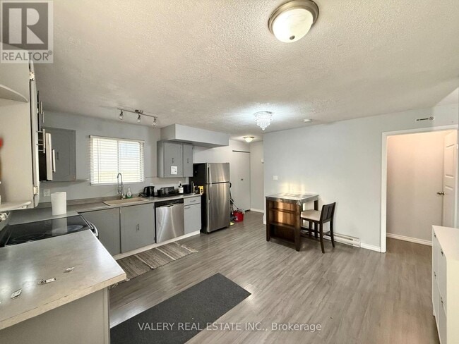 Photo - 1180 Heathfield Ct