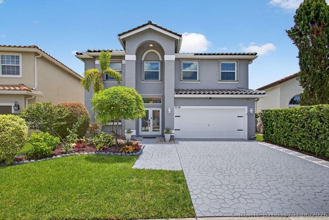 3738 Old Lighthouse Cir