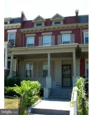 Photo - 1325 Valley Pl SE