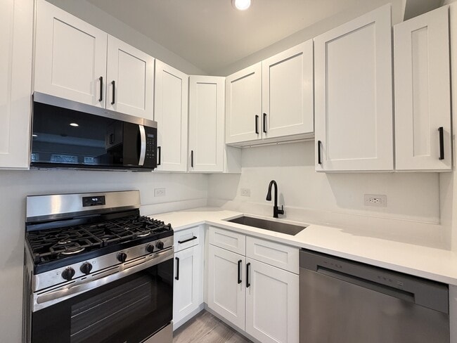 Photo - 3759 N Kimball Ave Unidad 6H