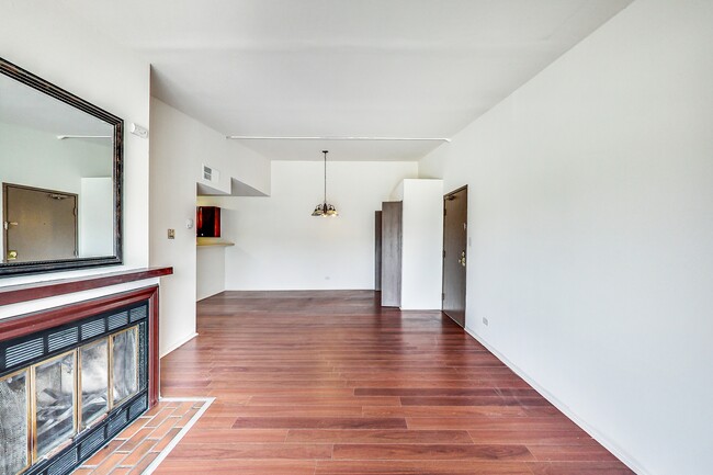 Building Photo - Timber Lake Rental