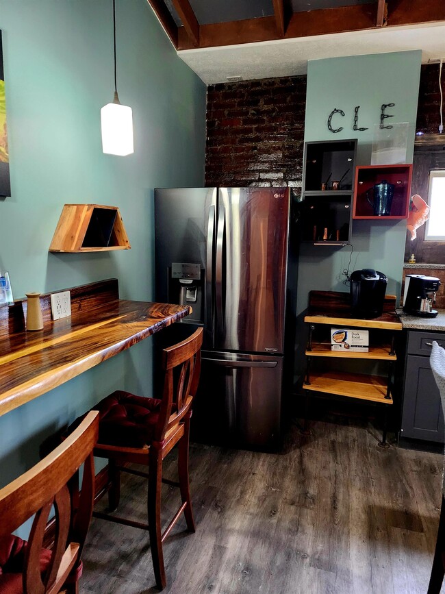4472 State Rd Unidad Loft 2