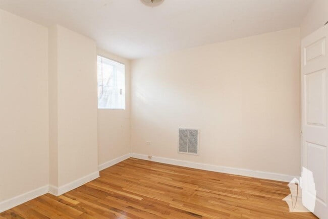 Photo - 1110 W Wellington Ave Unidad 3