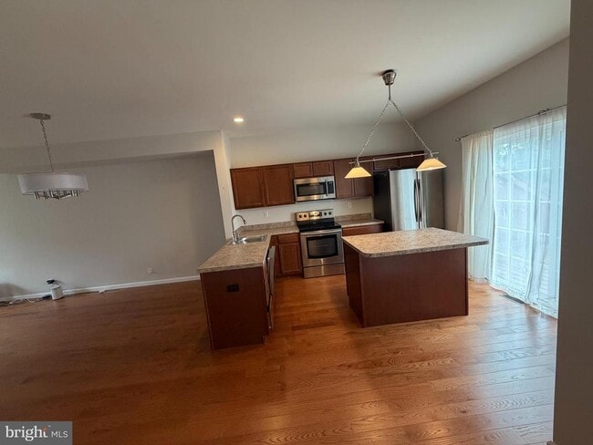 Photo - 709 E Elm St