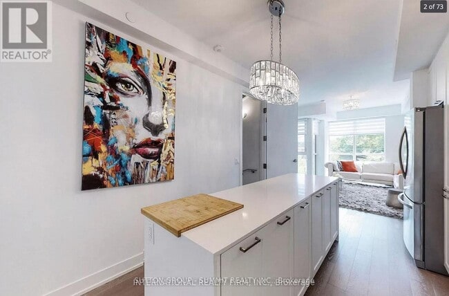 Photo - 1331 Queen St E