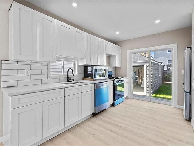 Building Photo - 265 California Ave Unit 265