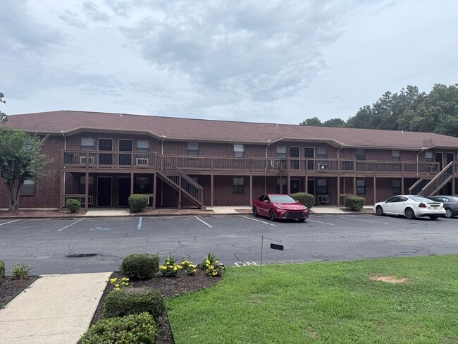 Photo - Summer Courtyard Apartments
