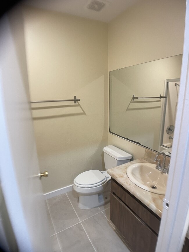 Photo - 9019 Cedros Ave Unidad 9019 Cedros Ave.