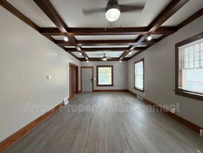 Photo - 2049 Worthington Ave