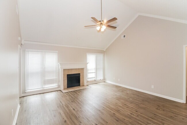 Photo - 9319 Chimneyrock Blvd.