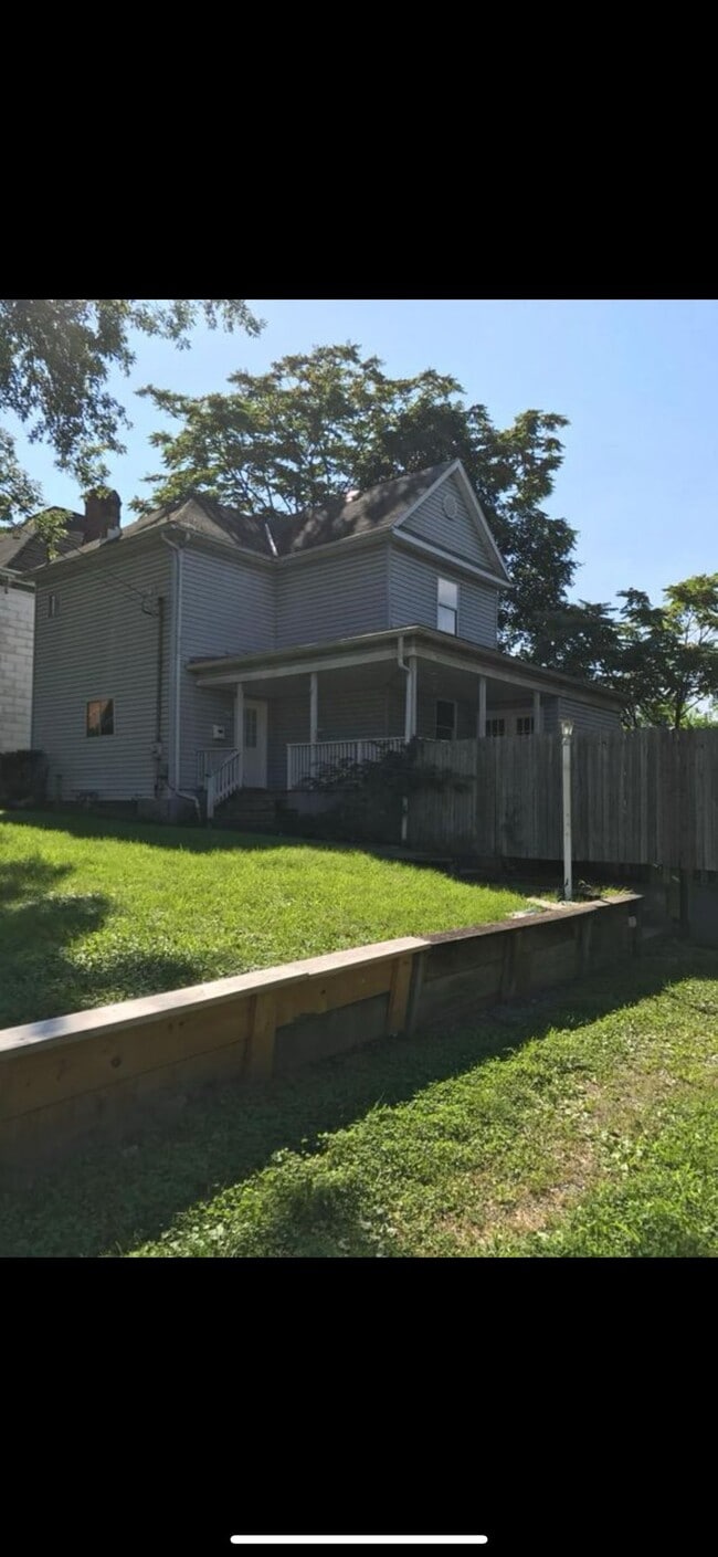 Photo - 125 Haymond St