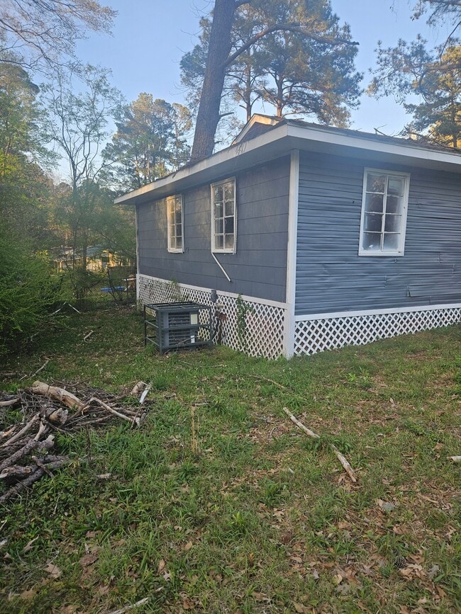 Building Photo - 2401 Coronet Pl