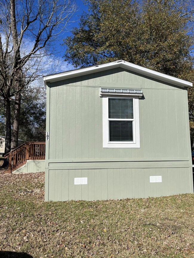 Photo - 107 Toledo St