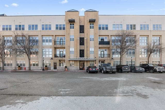 Building Photo - 201 W Lancaster Ave Unit 206