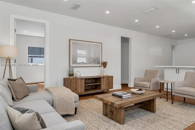 Photo - 1046 Jann Ave