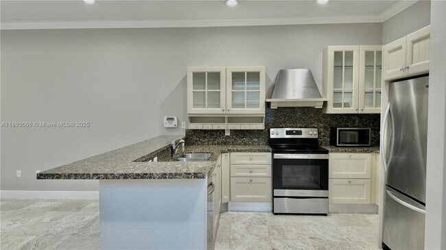 Photo - 210 SW 9th St Unidad 210