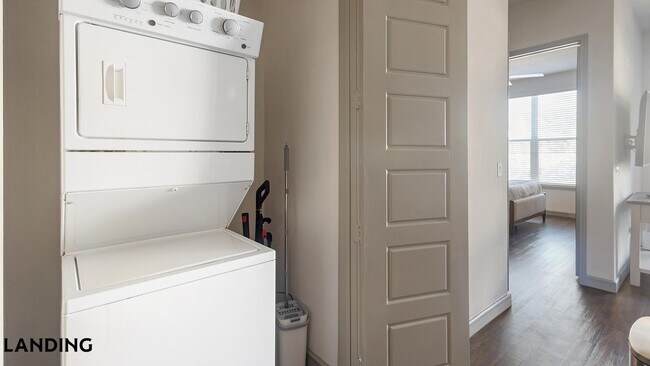 1711 Caroline St Unit 213