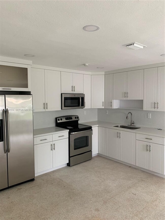 Photo - 6740 Park St