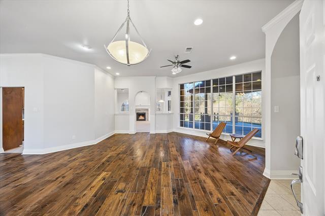 Photo - 2045 Chisholm Trail