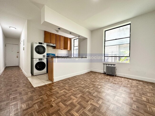 Photo - 529 W 151st St Unit 32