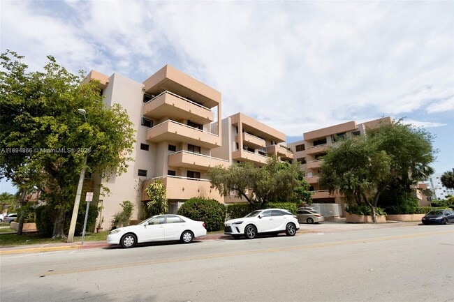 Photo - 8101 Byron Ave Unidad 508