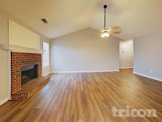 Photo - 705 Claven Ct