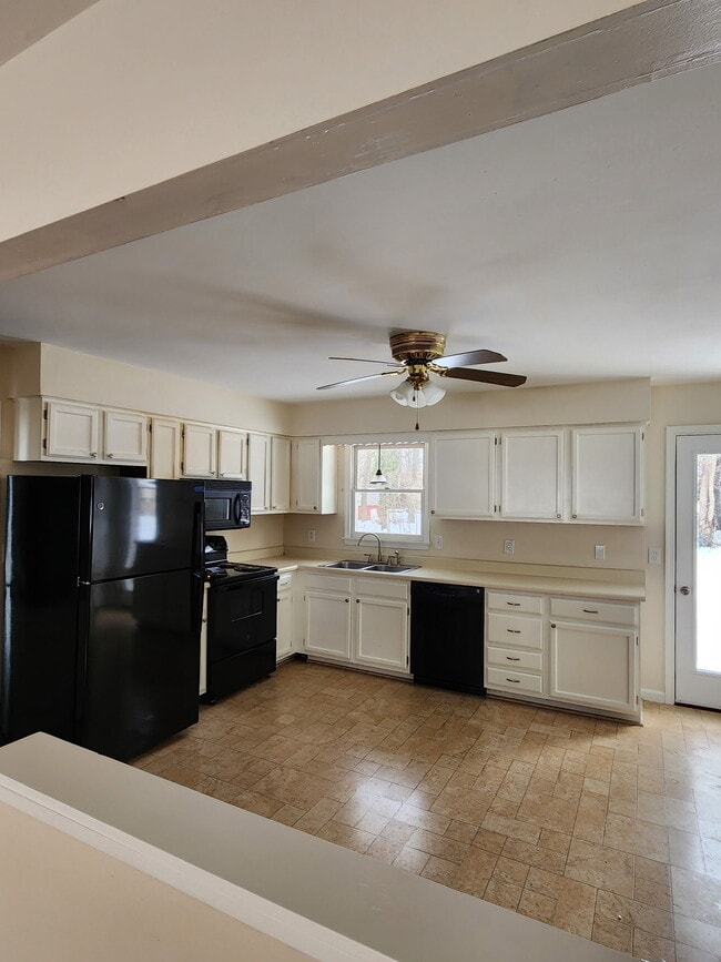 Photo - 5 Midland Dr