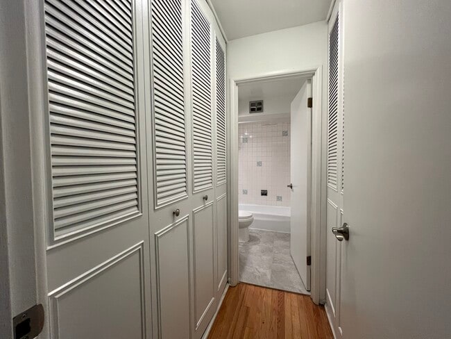 Photo - 516 W Melrose St Unit 206