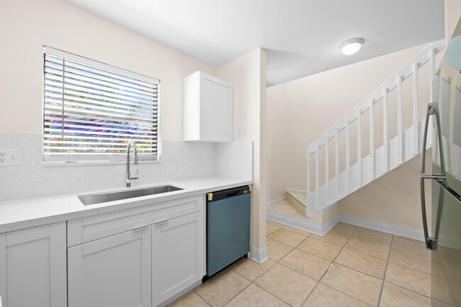 Photo - 3281 E Golf Blvd