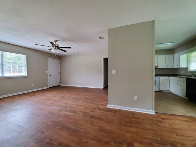 Photo - 18 University Pl