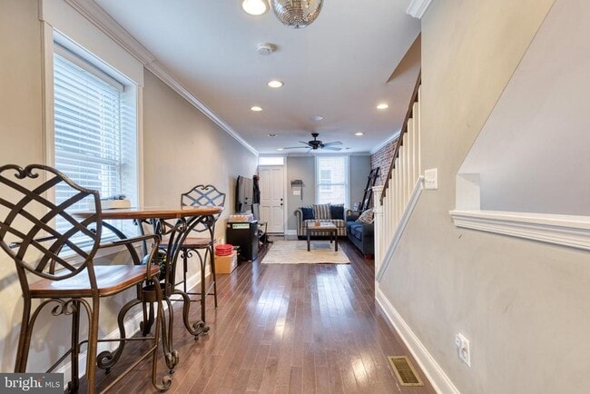 Photo - 800 S Curley St